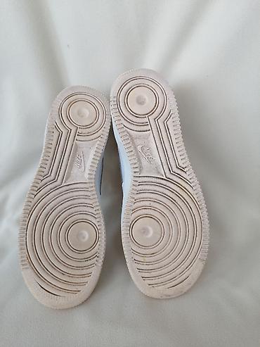 Patike: NIKE AIR FORCE original patike br 39- SNIZENO. Stanje odlicno, prava — 7