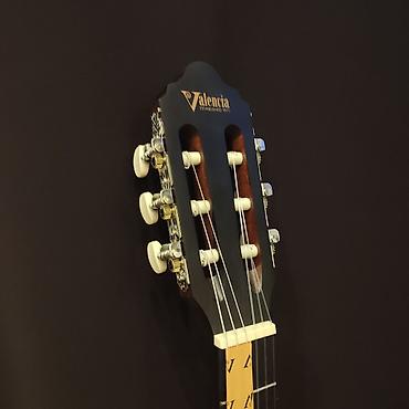 akustik gitara: Klassik gitara Valencia VC204H Üst:Sitka Spruce Qol: Ebonized — 3