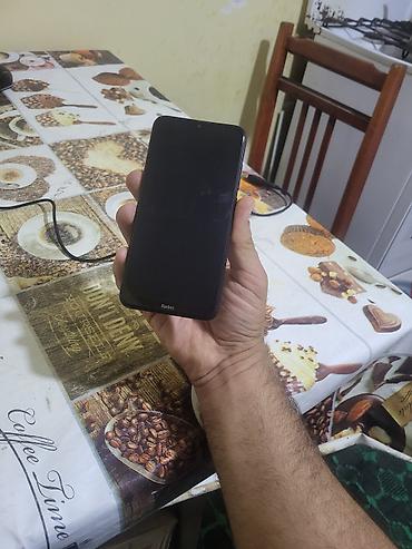 redmi 5 plus: Redmi 8 yaddas 32gb adaptir hediyyə — 2