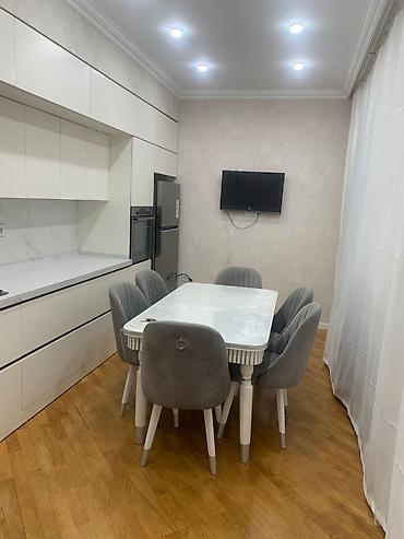 Mənzillər: 4 otaqlı, Yeni tikili, 148 kv. m — 3