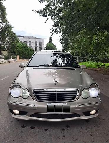Mercedes-Benz: Mercedes-Benz 200: 2.2 l | 2001 il — 2