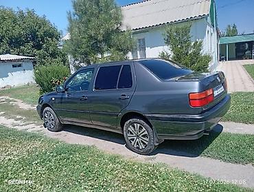 Volkswagen: Volkswagen Vento: 1992 г., 1.8 л, Механика, Бензин, Седан — 4