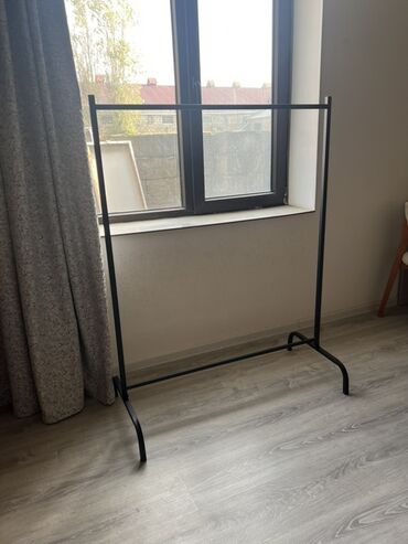 Mağaza asılqanları: Ölçü texmini Hündürlük 134 Eni 103 Metall paltar asılqanı/rax - — 8