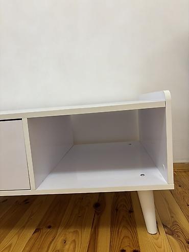 Sifarişlə jurnal masaları: Düz masa, Açılmayan, Təkərsiz, Parlaq laminat — 11