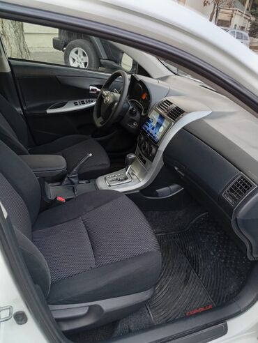 Toyota: Toyota Corolla: 1.6 l | 2010 il Sedan — 7