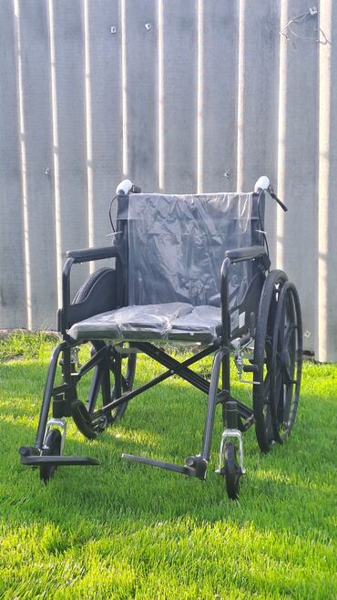 Инвалидные коляски: Продаётся инвалидной коляска в отличном состоянии. Новая не