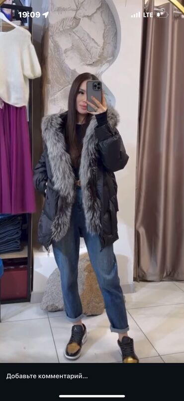 дублёнки в бишкеке: Продаю куртку, размер стандарт, с,м,л Натуральный мех. Брали за