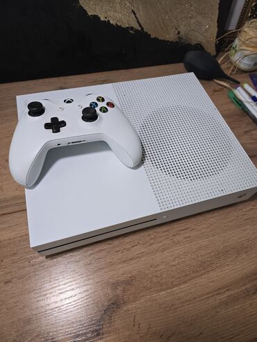 купить пк в кредит: Xbox One S 512Gb + 1 Джойстик. Всё работает, все в хорошем состоянии