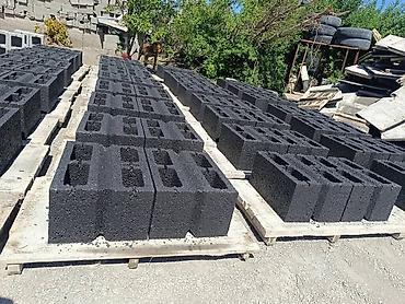 Другие строительные блоки: Декоративные бетонные блоки «скала» для заборов и подпорных стен. - — 5