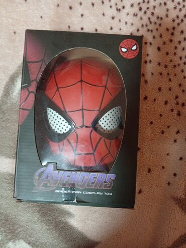 Manejlər: Spiderman mask gözləri hərəkət edir belə şeylər baha olur endirim olar
