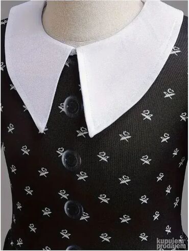 Kostimi za maskenbal: Sa kragnicom i cvetićima - dizajn kao iz filma Wednesday Adams family — 9