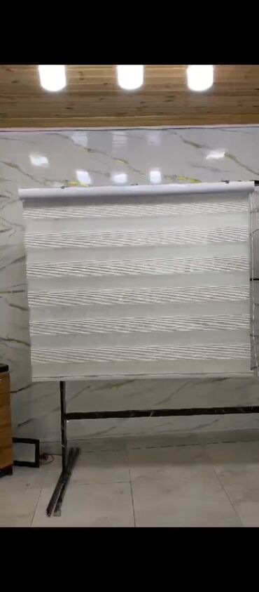 Rulon ştorlar: Fərqli naxışlarda təqdim olunan zebra pərdələr evinizə və ya ofisinizə — 18