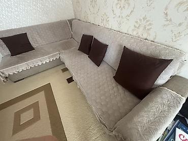 Künc divan satılır. Bej rəngli, yumşaq üzlüklü L formalı künc lalafo.az -da Künc divan satılır. Bej rəngli, yumşaq üzlüklü L formalı künc
