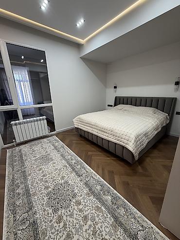 столы и шкафы для офиса: 3 комнаты, 94 м², 12 мкр Элитка, 5 этаж, Дизайнерский ремонт — 4