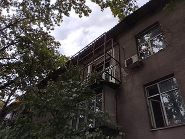 Утепление: Предлагается обшивка балкона, выполненная из сайдинга серого цвета — 3
