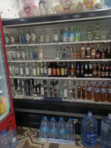 taxta vitrin: Soyuducu dolab əla vəziyətdə təcili satılır 2 m. 2650 azn. Çatdırılma
