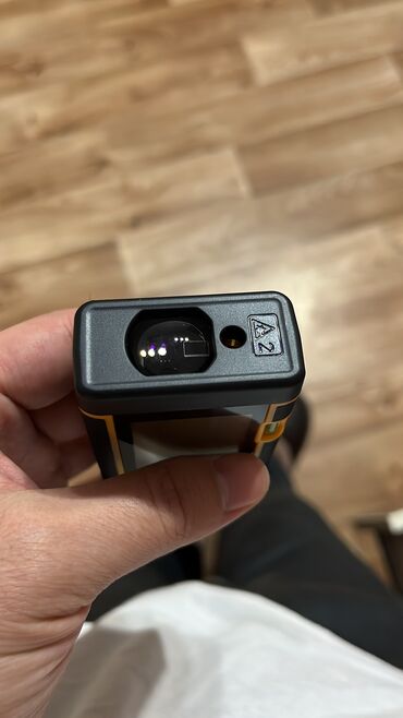 Рулетки и дальномеры: Лазерные измерители длины Рулетка с уровнем SNDWAY 40 метров - 3000 — 10