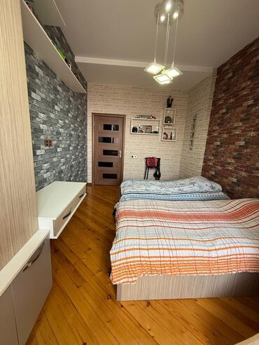 Sifarişlə qonaq dəstləri: Satılır: mənzilin geniş zalı və dəhlizi üçün nəzərdə tutulmuş daxili — 32