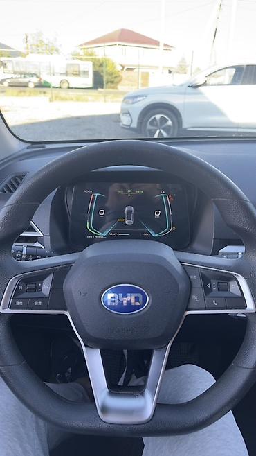 е2 электромобиль: BYD E2: 2022 г., Электромобиль, Хэтчбэк — 10