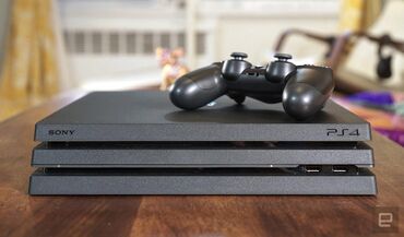 серверный компьютер: Продаю Sony PlayStation 4Pro - 1TB Для тех кто ищет для себя!
