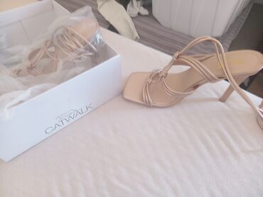 nine west sandale: Sandals, Altramarea, 39