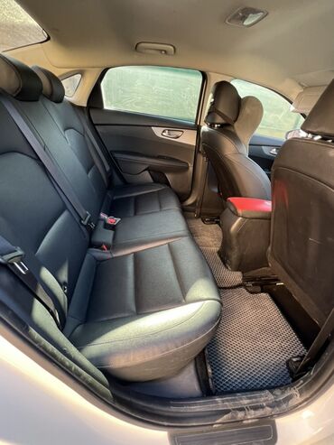 Kia: Kia K3: 2019 г., Седан — 6