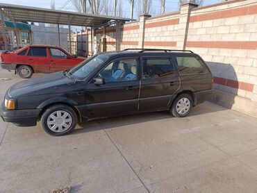 Транспорт: Volkswagen Passat: 1990 г., 1.8 л, Механика, Бензин, Универсал