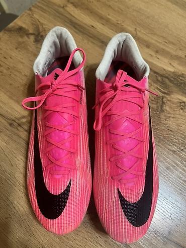 бутсы: Футбольные бутсы Nike Mercurial (серия с амортизацией Air Zoom) носили — 1