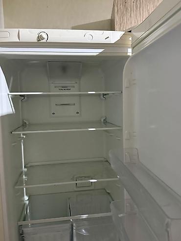 balaca dondurucu: İşlənmiş 2 qapılı Indesit Soyuducu Satılır, rəng - Ağ — 4