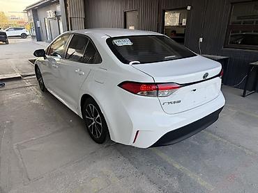 королев: Toyota Corolla: 2023 г., Гибрид, Седан — 4