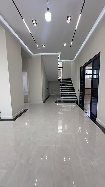 Продажа коттеджей и домов: 5 и более комнат, 280 м², 4 соток, Бишкек, Риэлтор — 16