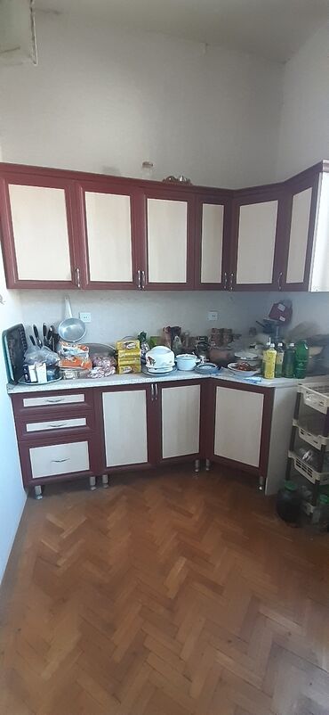 тумбочки на кухню: Bu mətbəx dolabları dəsti mətbəxinizi təşkil etmək üçün əlverişli həll