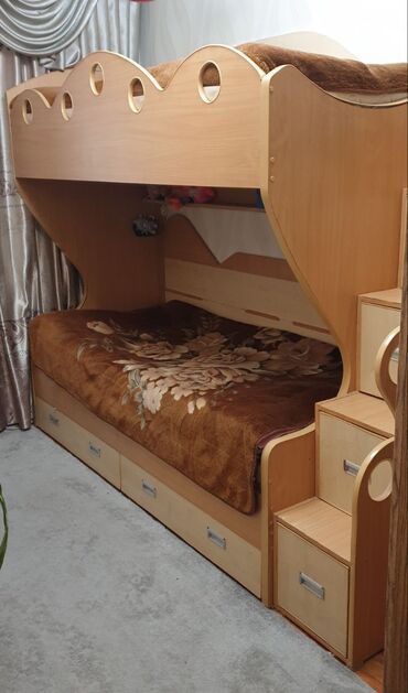 двухярустная кровать: Двухъярусная кровать, Для девочки, Для мальчика, Б/у