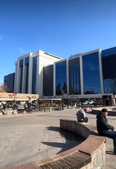 аренда места цум: Сдаю пол бутика в цуме под женскую одежду место ходовое