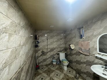 Köhnə tikili: Satılır: Mənzil (şəkillərdə göstərilən) - Plan: 2 otağa çevrilə — 16