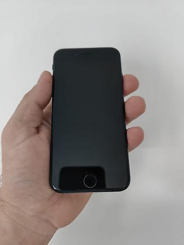 Iphone SE 2022 crni sa 128 gb memorije, sim free i icloud free