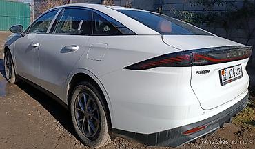 geely galaxy m9: Geely : 2025 г., 1.5 л, Автомат, Гибрид, Седан — 5