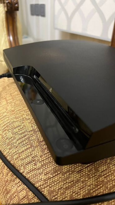 PS3 (Sony PlayStation 3): Playstation 3. Icinde Minecrafte, FIFA street, Mortal Kombat, Blur