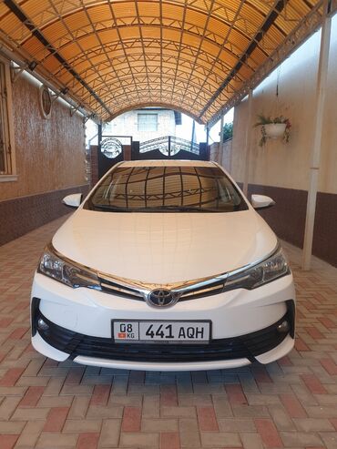 toyota corolla 2014: Toyota Corolla: 2013 г., 1.6 л, Вариатор, Бензин