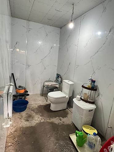 Продажа коттеджей и домов: 🏡 Продается участок с 2 домами 📍Район: ж/м Бакай-Ата 🌳 Участок: 5 — 5