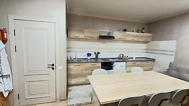 nomad hostel: Сдается студия с кухней. - Просторная студия открытой планировки — 3