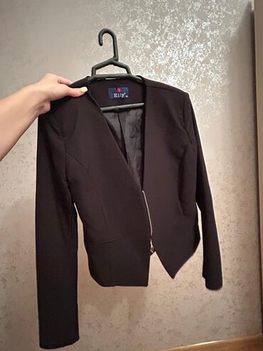 Dəstlər, kostyumlar: Qadın geyimləri dəsti – 4 məhsul 1) Qırmızı quilted jilet - Rəng — 8