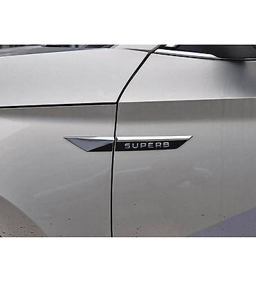 bt holding: Samolepljivi znakovi za krilo Skoda Superb.  Cana je za komplet leva i — 2