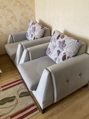 Di̇van-kravat, Divan, Bazasız, Açılan