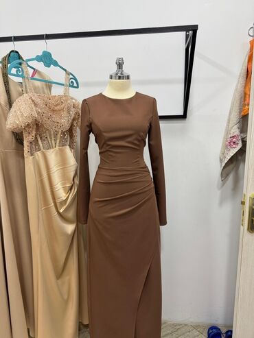 Cinslər: Ziyafət donu, Maksi