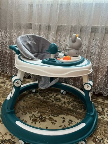 Xodunoklar: Babywalker.Bu gəzdirici, uşağın motor bacarıqlarını inkişaf etdirmək