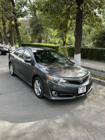 купить авто в бишкеке дешево: Toyota Camry: 2012 г., 2.5 л, Автомат, Бензин, Седан