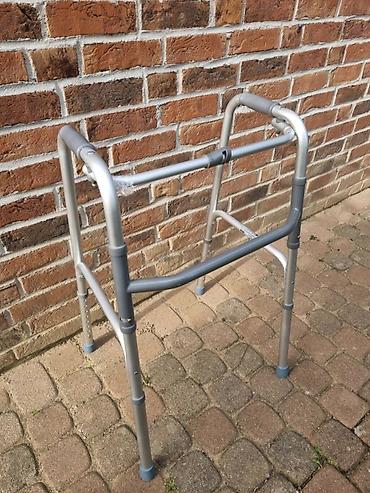 nosko dm: Hodalica za odrasle – stabilna, lagana i podesiva - Materijal — 1
