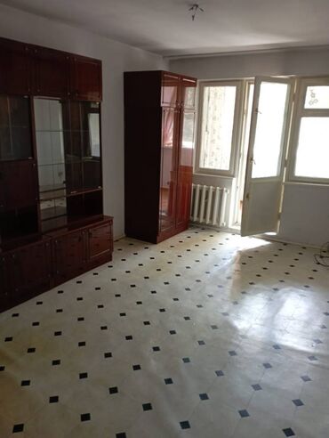 агенство кыргыз недвижимость: 1 комната, 32 м², 104 серия, 4 этаж, Старый ремонт