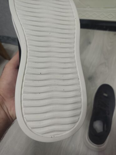 Krasofkalar və idman ayaqqabıları: Qara-rəngli uniseks idman ayaqqabısı. krasovka.Krasovka. 42-42.5 — 9